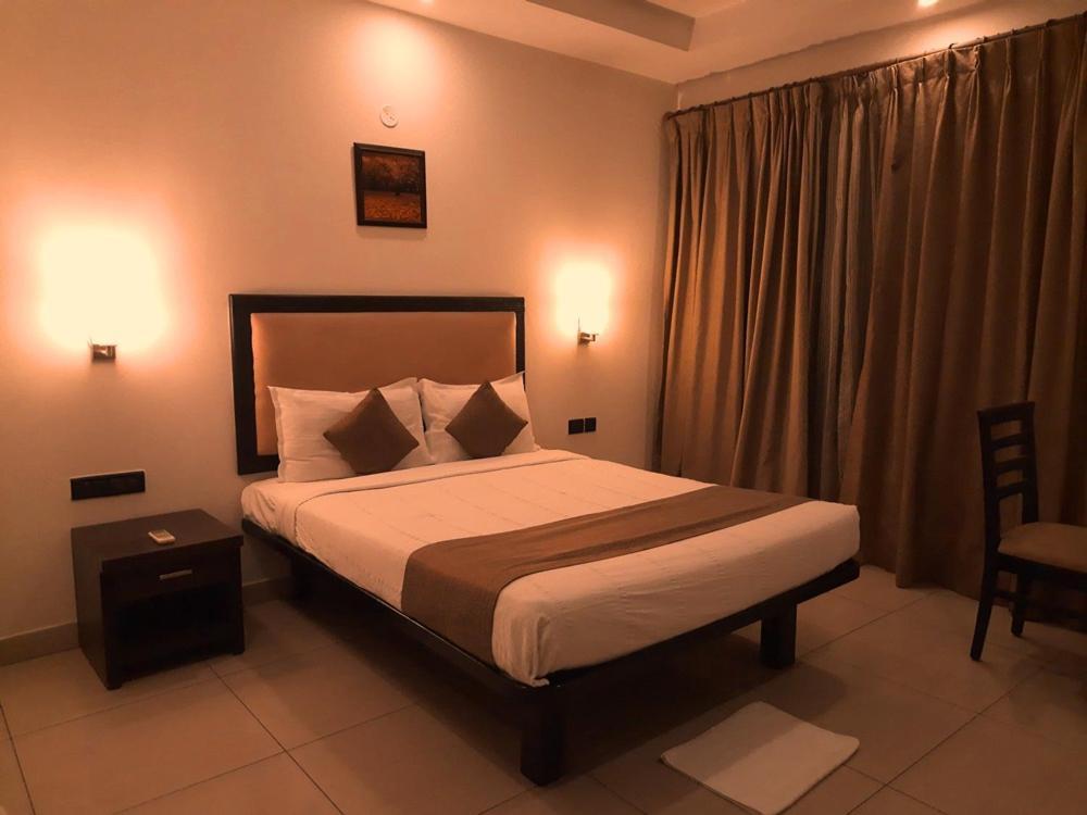 Hotel Nagarjuna Suites Бангалор Экстерьер фото