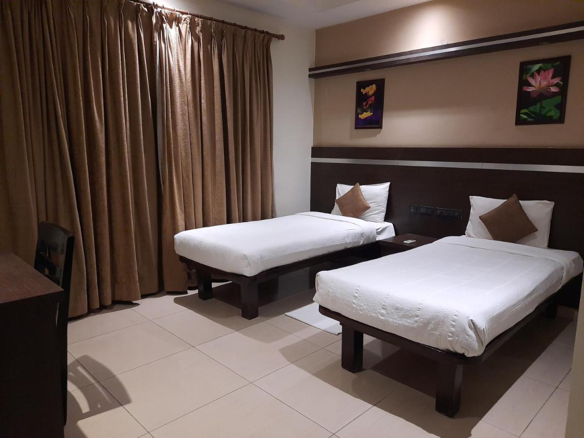 Hotel Nagarjuna Suites Бангалор Экстерьер фото