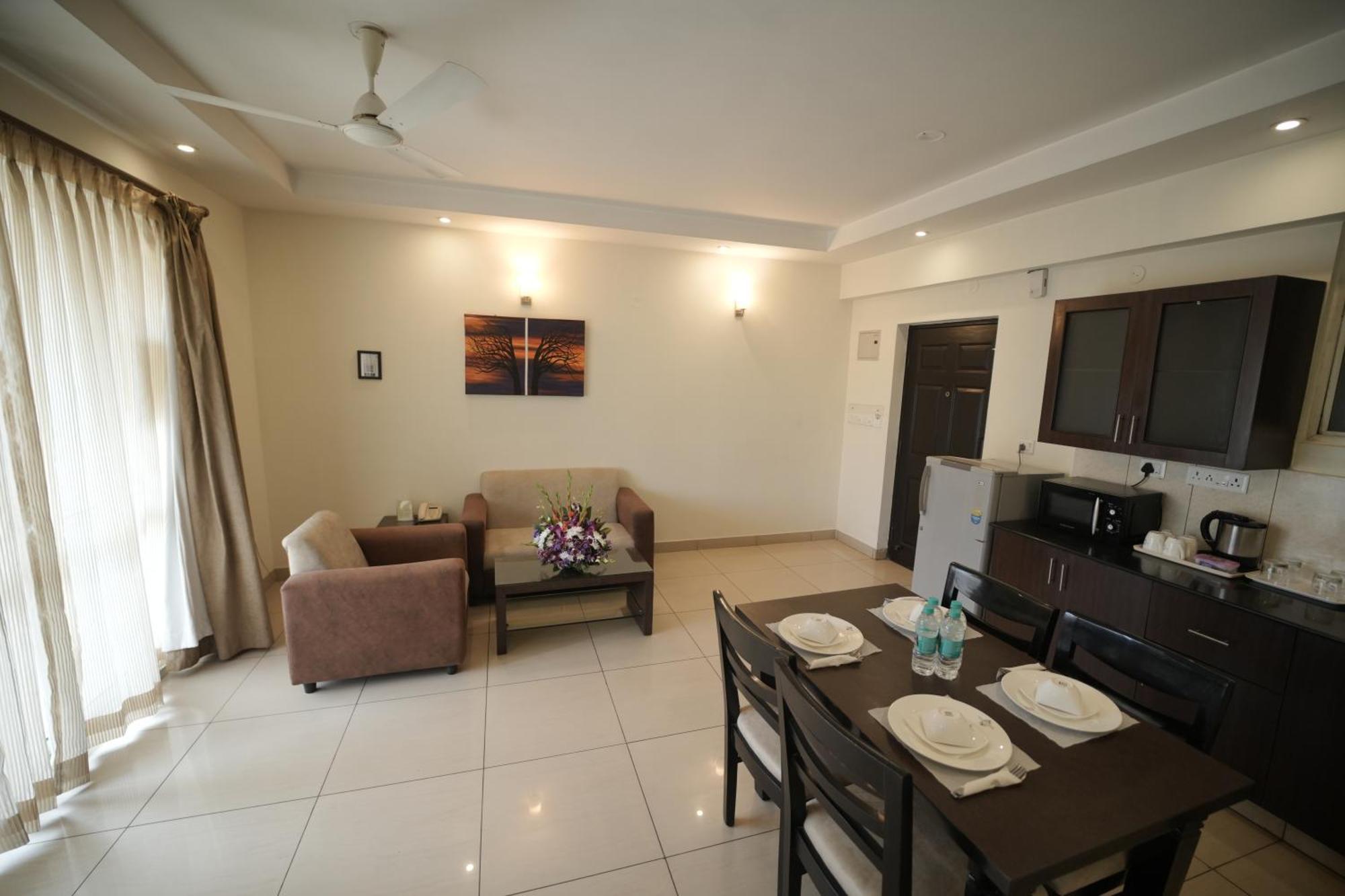 Hotel Nagarjuna Suites Бангалор Экстерьер фото