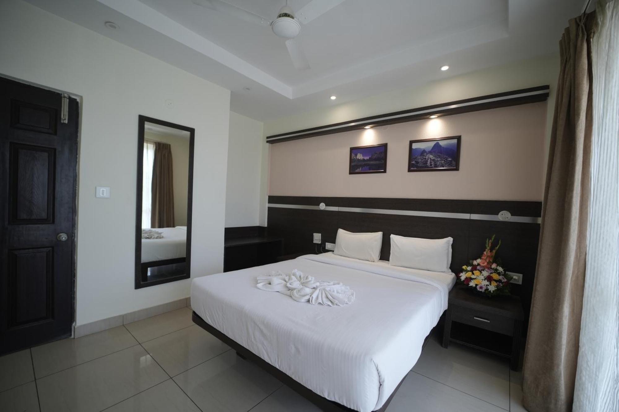 Hotel Nagarjuna Suites Бангалор Экстерьер фото