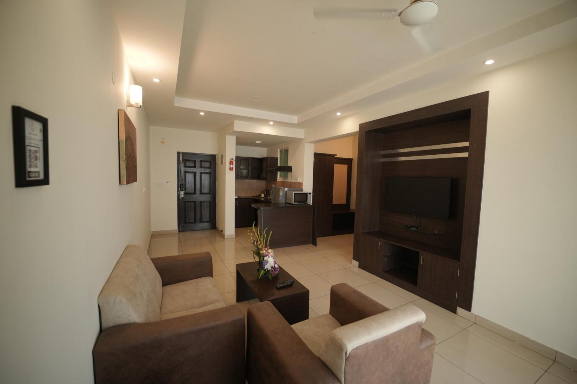 Hotel Nagarjuna Suites Бангалор Экстерьер фото