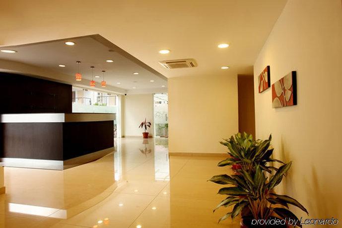 Hotel Nagarjuna Suites Бангалор Интерьер фото
