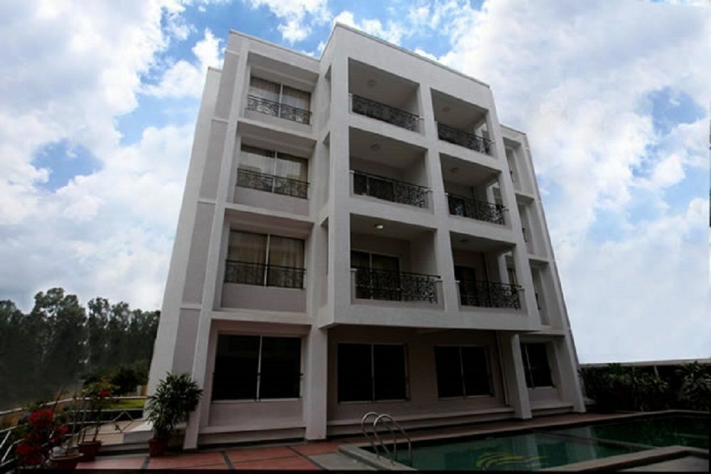 Hotel Nagarjuna Suites Бангалор Экстерьер фото